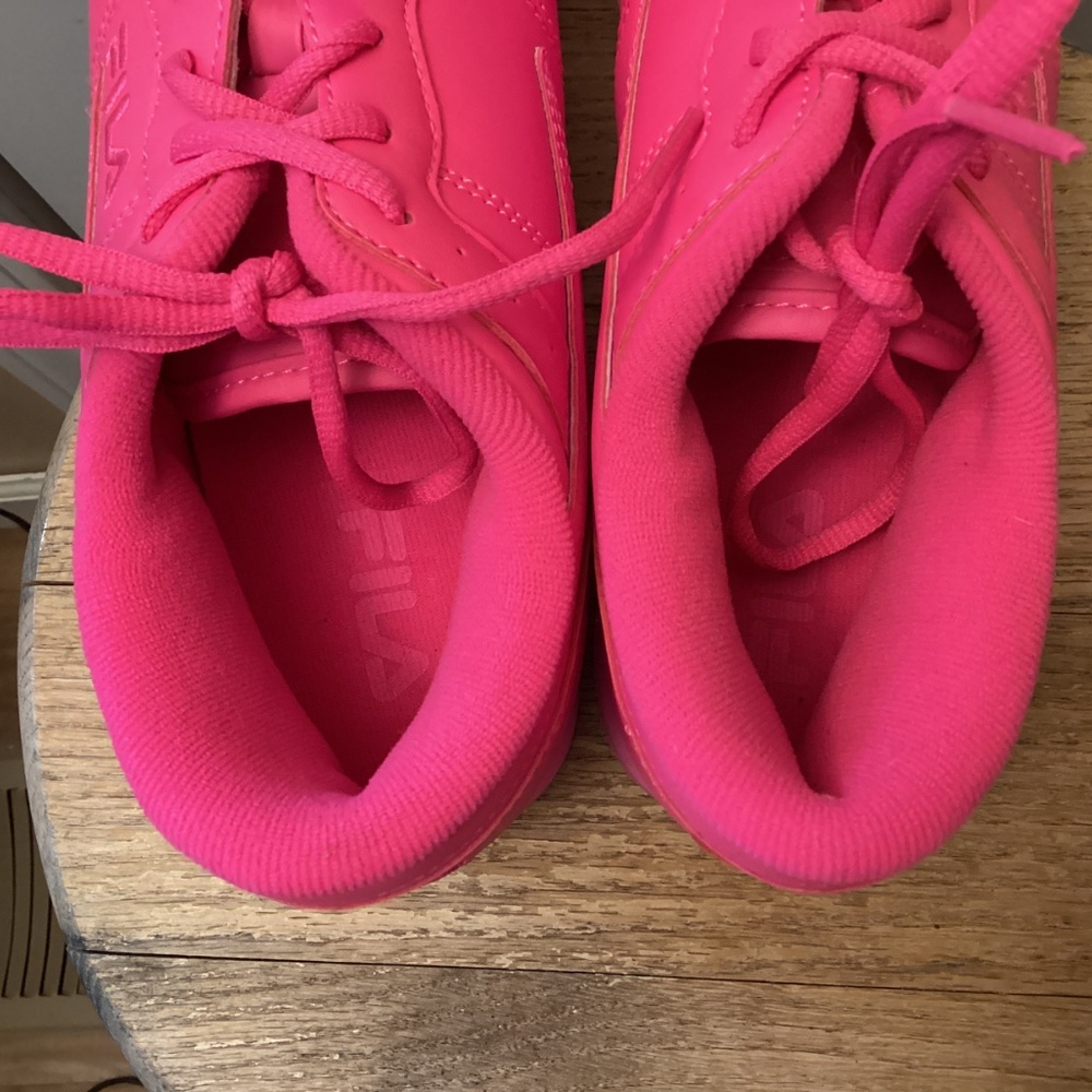 Women’s  Pink FILA IL shoes Size 10 - Picture 10 of 13